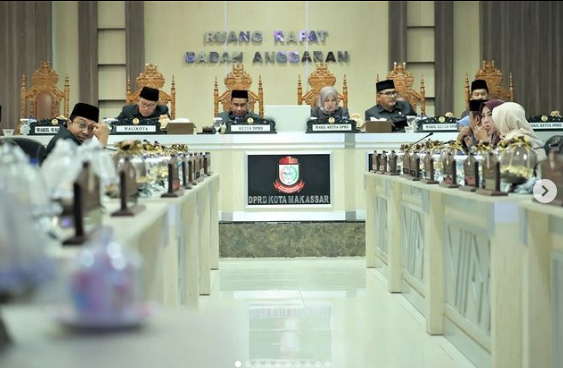 DPRD Makassar Gelar Paripurna Penjelasan Pansus dari Sejumlah Ranperda, Dihadiri Langsung Wali Kota